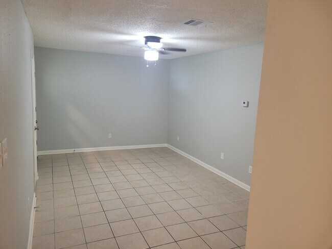 Building Photo - 5603 Purple Sage Dr