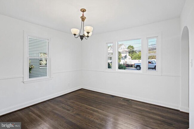 Foto del edificio - 423 Ingleside Ave