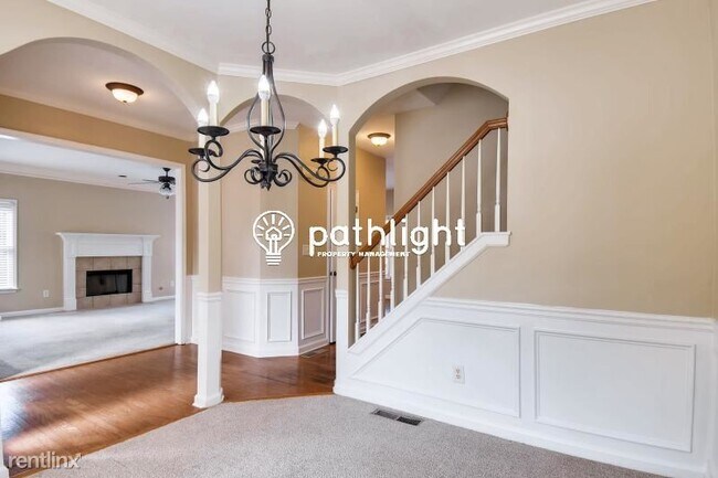 Building Photo - 4 br, 2.5 bath House - 2618 Chandler Grove...