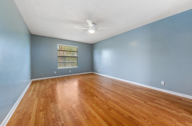Building Photo - 707 Stonewood Ct