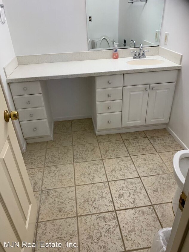 Foto del edificio - 5 br, 4 bath House - 6140 Crawford Street