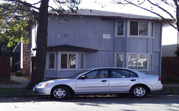 Building Photo - 2418 V St