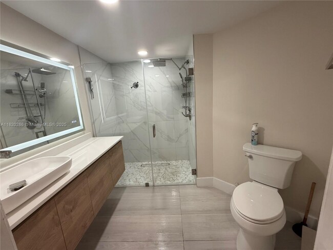 Foto del edificio - 9405 Fontainebleau Blvd