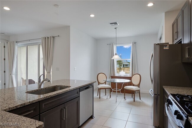 Foto del edificio - 15868 Elina Sky Dr