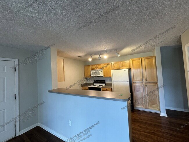 Foto del edificio - 1123 Harts Ridge Dr