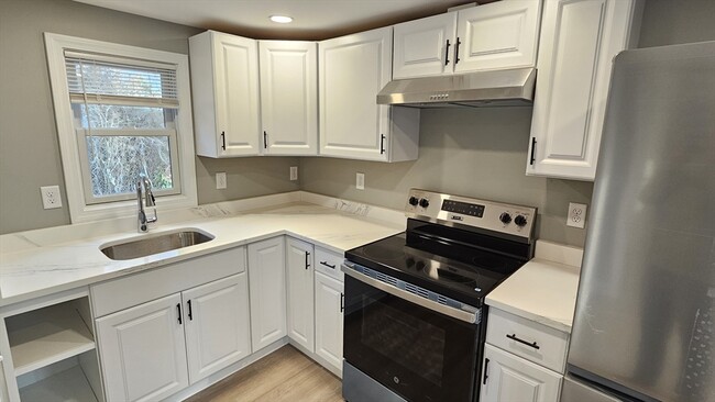 Building Photo - 825 Scenic Hwy