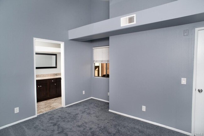 Foto del edificio - 13825 Beaver St
