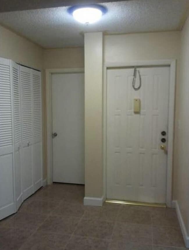 Building Photo - 1228 S Military Trail