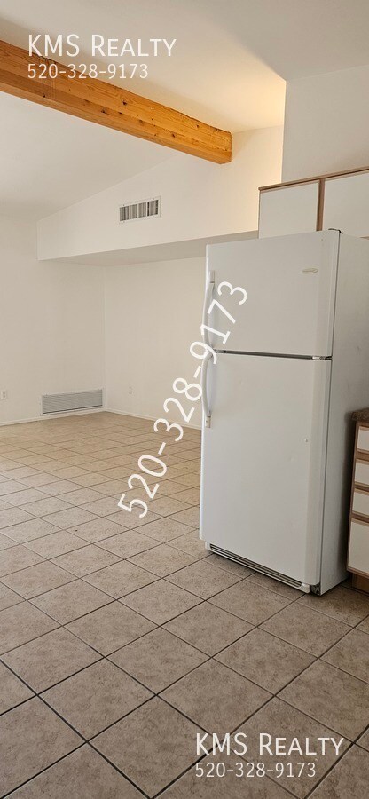 Foto del edificio - 2 Bedroom 1 Bath- 5126 E Bellevue-OWNER/AGENT