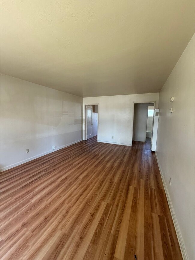 Foto del edificio - updated 2 bedroom duplex