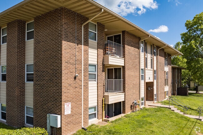 Building Photo - Nu Elm
