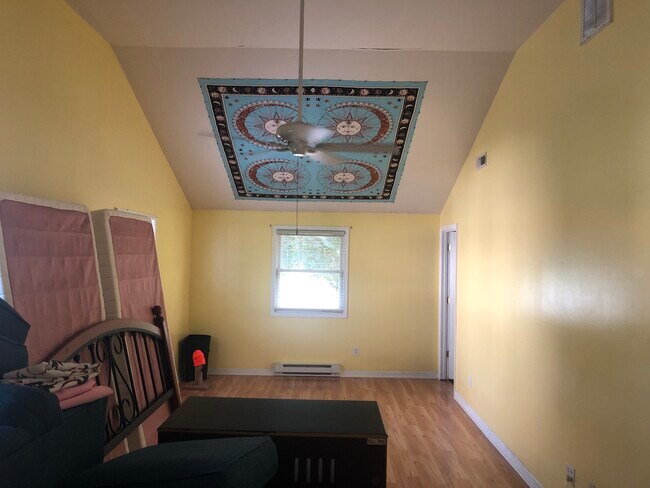 Building Photo - 205 Poplar St