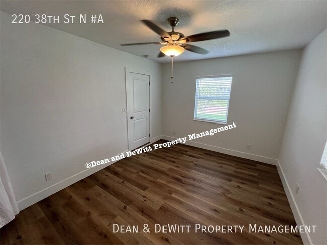 Foto del edificio - 220 38th St N