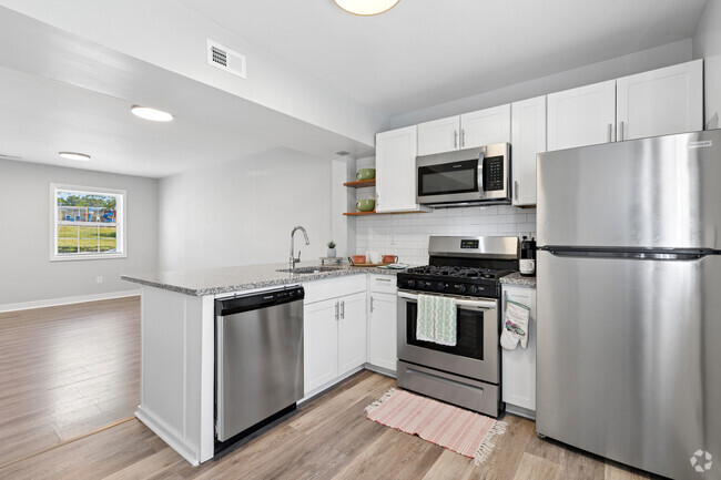 2BR, 1.5BA - 785SF - Kitchen - Avenue C Apartments