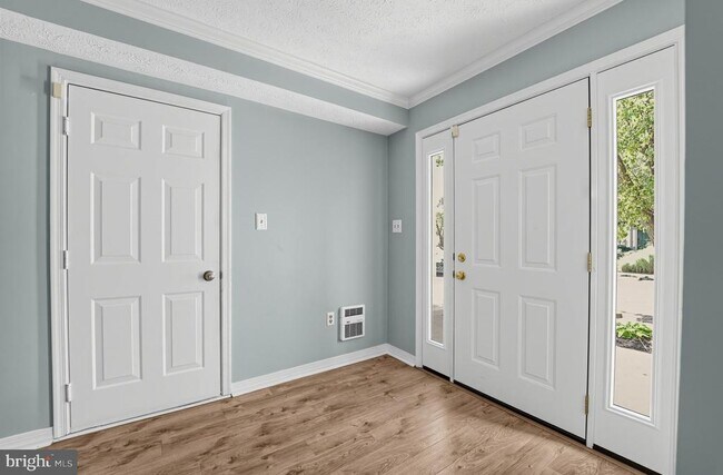 Foto del edificio - 2504 Smoketree Ln