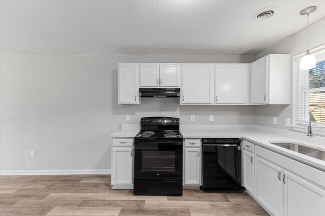 Foto del edificio - Homestead Duplexes