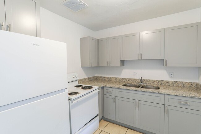 Foto del edificio - 5422 Lake Underhill Rd