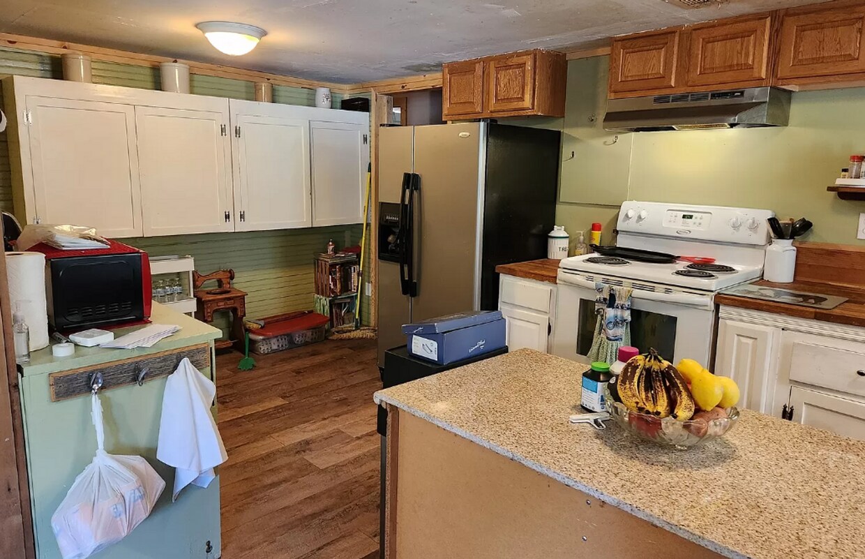 4 W Pennsylvania Ave