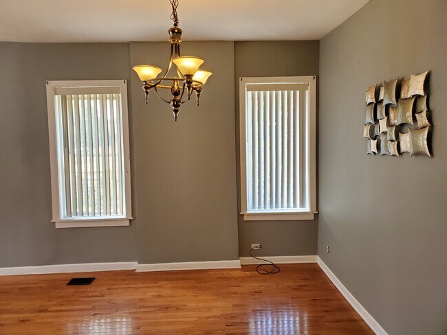 Foto del edificio - 3144 W Jackson Blvd