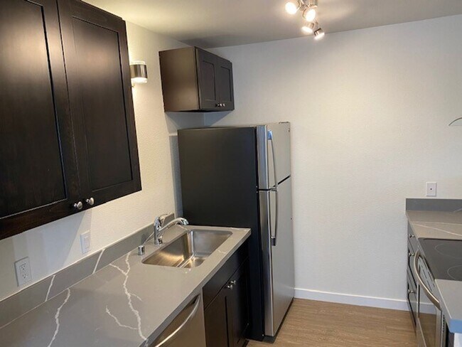 Foto del edificio - Updated 2bed/1bath Apartment in Redmond!