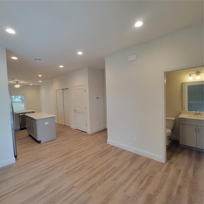 Building Photo - 1293 Disston Ave