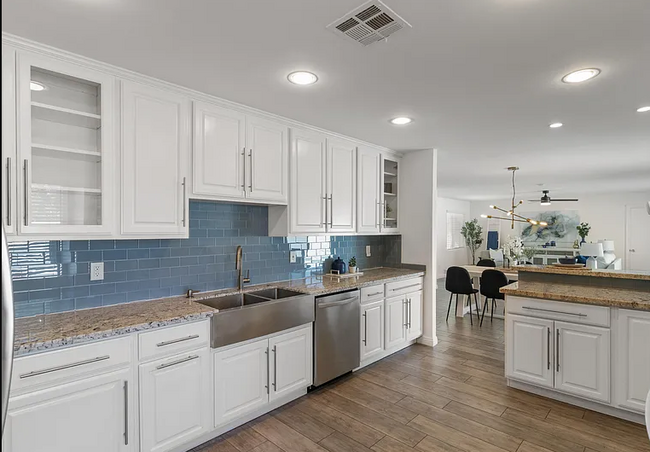 Foto del edificio - 8408 E Sheridan St