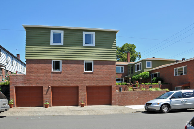 Primary Photo - 1800 Place Apartments