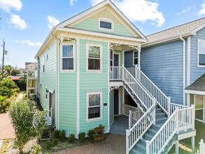 Building Photo - 2817 Avenue Q