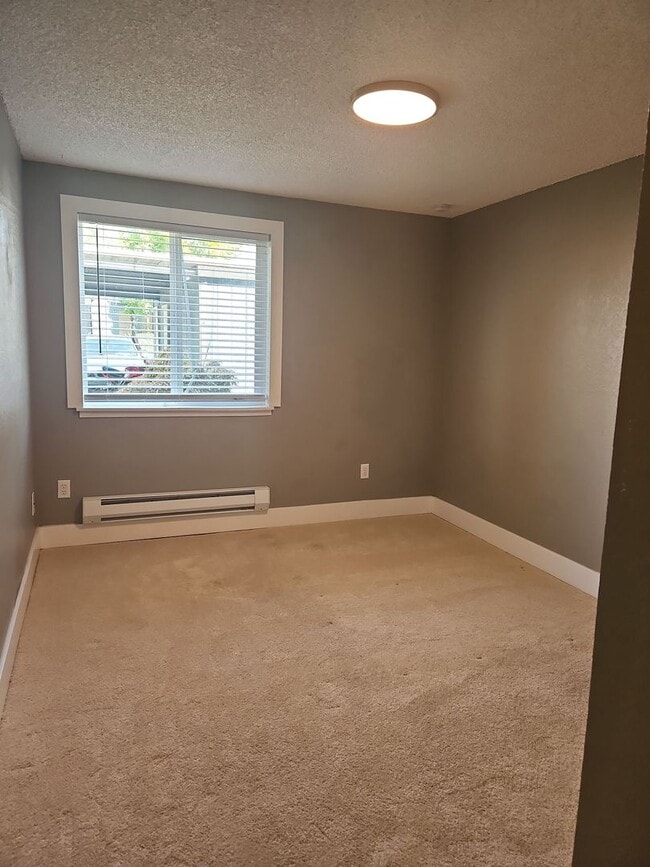 Building Photo - 2bed/1bath unit on S 95th