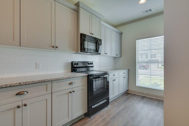 Building Photo - 710 Buddy Ct
