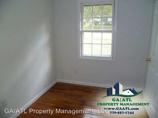 Building Photo - 686 W Warren Dr