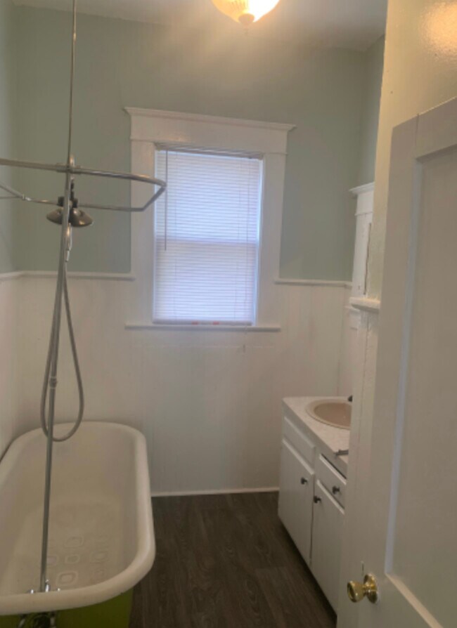 Building Photo - 210 E Arsenal St