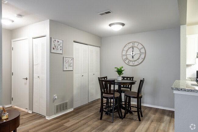 2BR, 2BA - 1,035SF - Dining Area - The Orion