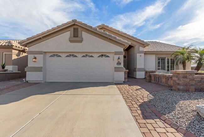 Building Photo - 15089 W Verde Ln