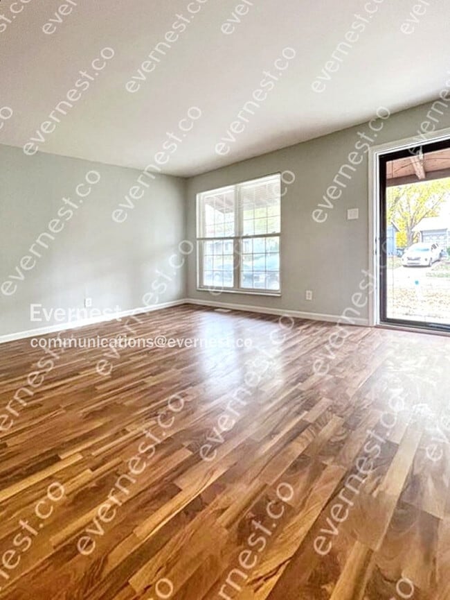Building Photo - 2931 Oriental Dr