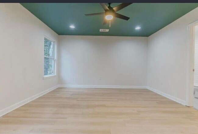 Foto del edificio - 4100 New Willow Rd