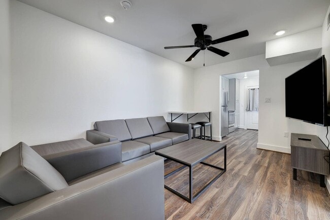 Foto del edificio - 2419 Shakespeare St