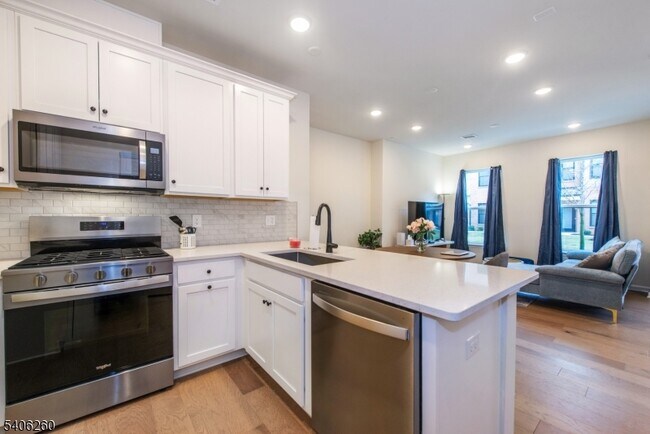 Building Photo - 222 Jessie Pl