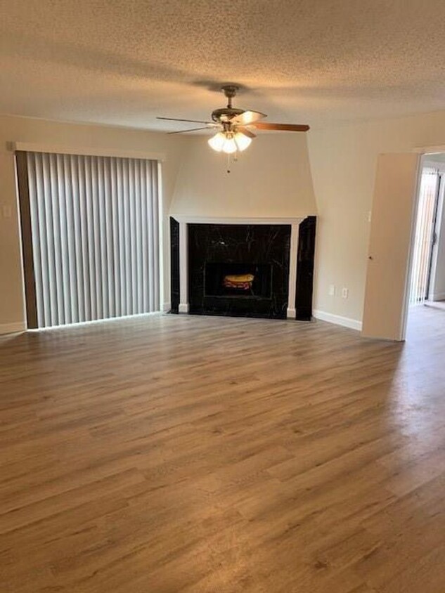 Foto principal - Stylish 2-bedroom Condo in Richardson