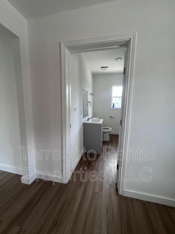 Foto del edificio - 224 W Pyron Ave