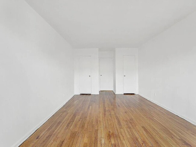 Building Photo - 88-08 151st Ave