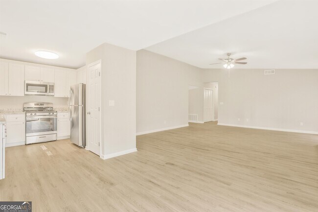 Foto del edificio - 3744 Riverchase Way