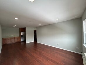 Building Photo - 696 Elm Pl