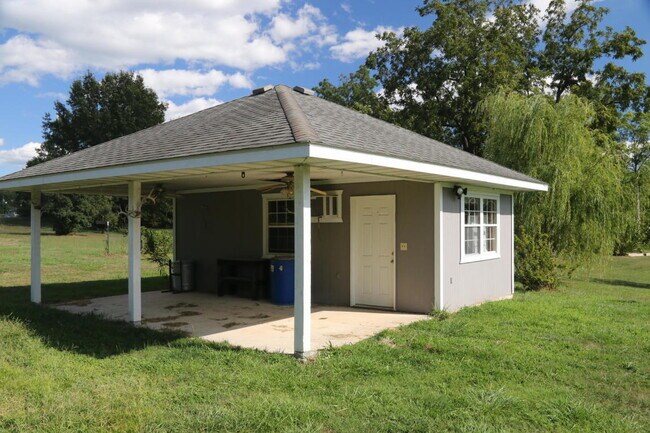 Building Photo - 3851 E Mt Zion Church Rd