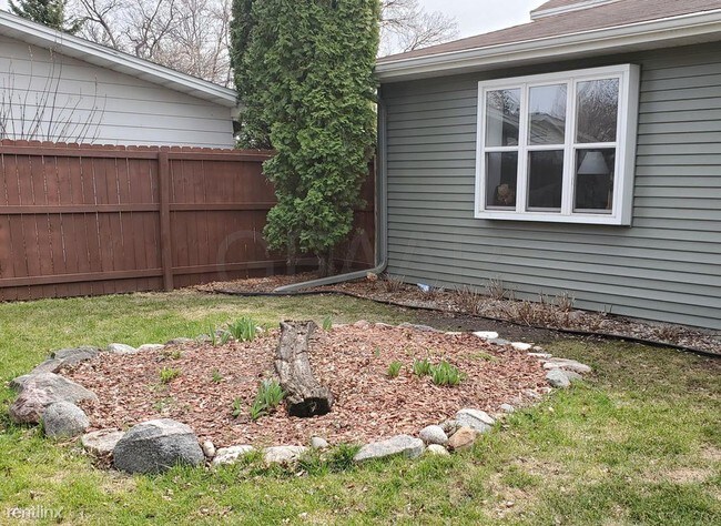 Foto del edificio - 3 br, 1 bath House - 610 10th St NW