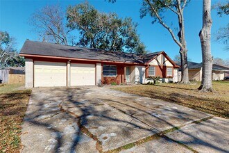 Building Photo - 5005 Cedar Creek Dr