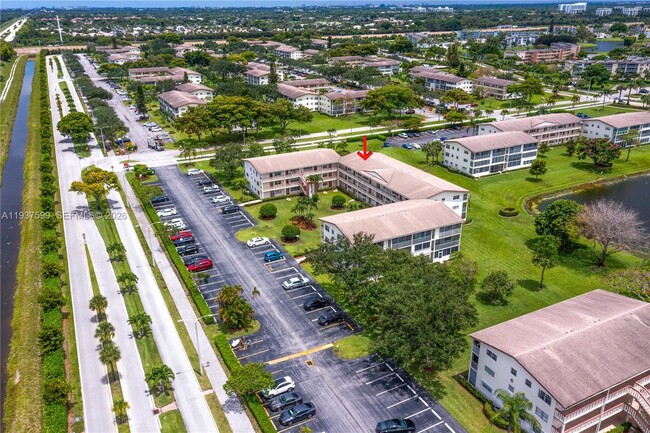 Building Photo - 303 Preston H