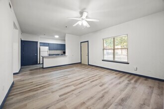 Building Photo - 2619 N Quality Ln