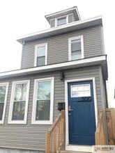 Building Photo - 300 D'Arcy Ave