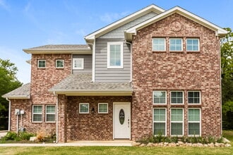 Building Photo - 601 Meadowbrook